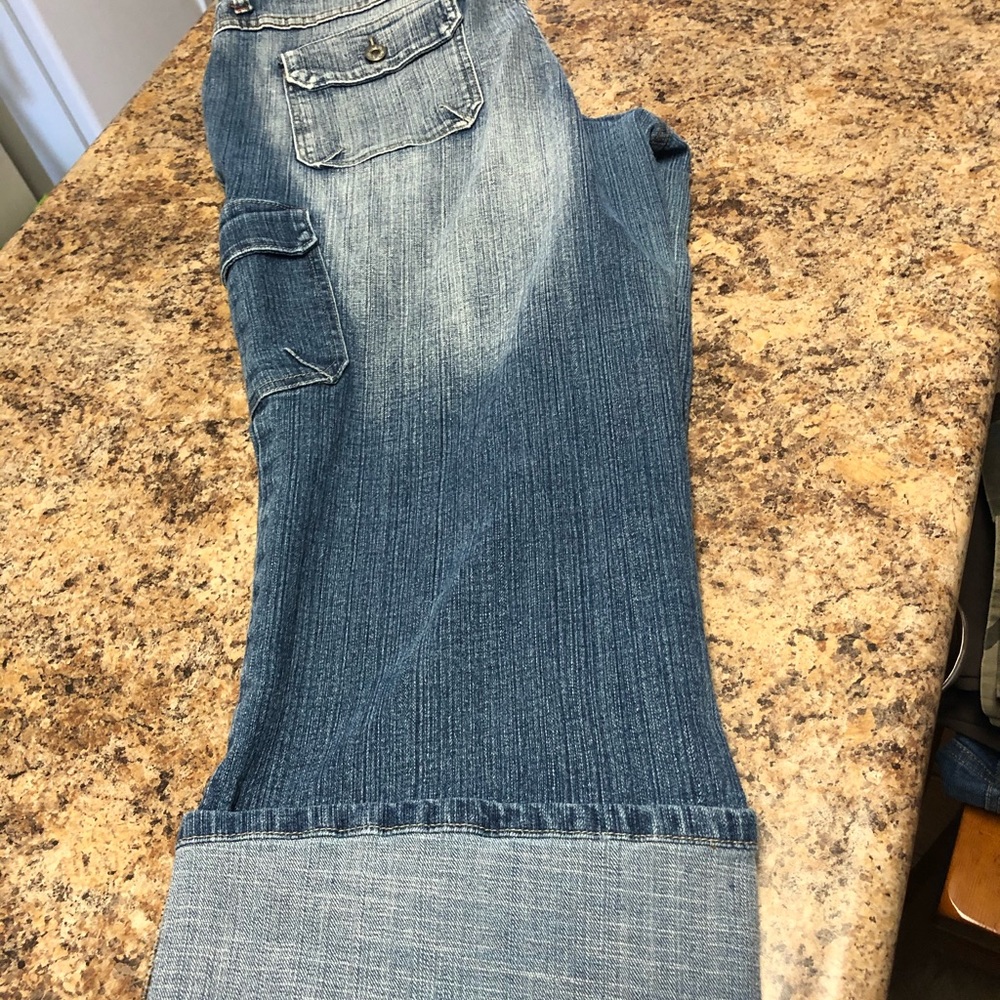 Acid wash size 16W stretch Capri